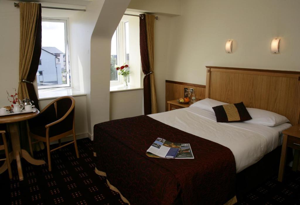 Bush Hotel County Leitrim Exterior foto